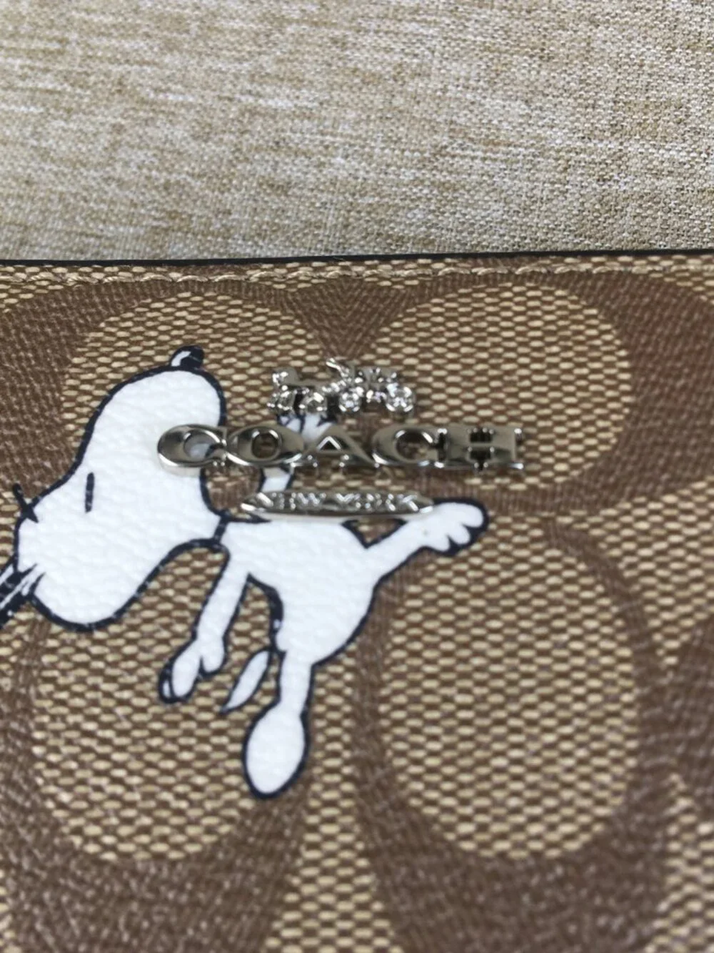 Coach x Peanuts Snoopy Wristlet Wallet - Picture 3 of 9